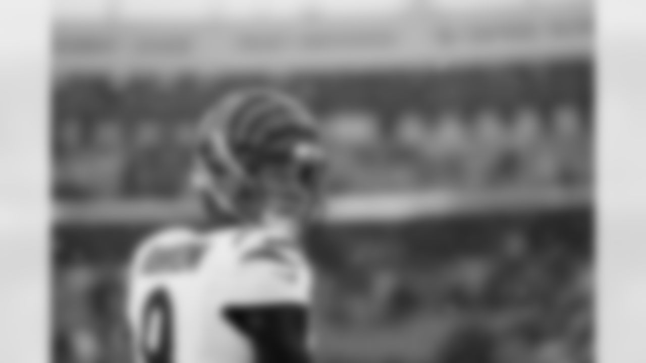 Cincinnati Bengals quarterback Joe Burrow (9) warms up prior to an NFL football game against the Buffalo Bills, Sunday, Dec. 7, 2025, in Orchard Park, N.Y. (Lauren Leigh Bacho via AP)