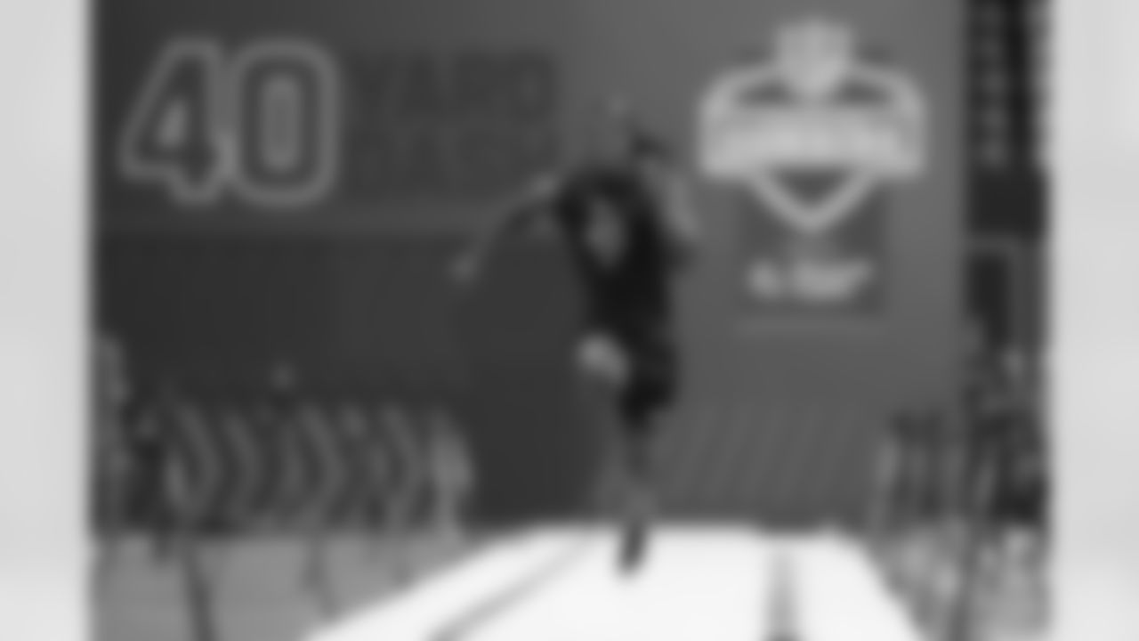 Toledo defensive back Emmanuel McNeil-Warren (40) runs the 40-yard dash at the NFL football scouting combine in Indianapolis, Friday, Feb. 27, 2026. (AP Photo/Julio Cortez)