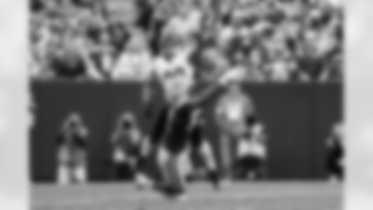 CB DJ Turner II breaks up a pass Week 6 against the Green Bay Packers, Sunday, Oct. 12, 2025.