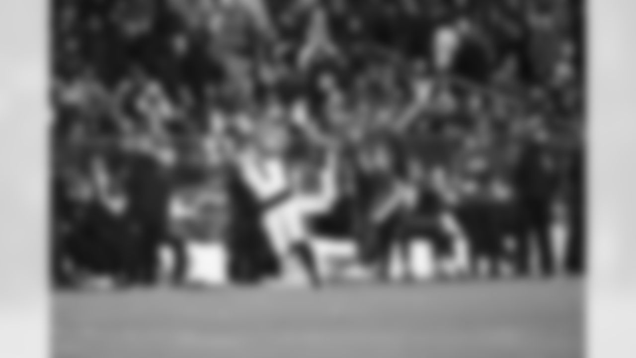 WR Ja'Marr Chase makes a catch on the sidelines during Week 13 against the Baltimore Ravens, Thursday, Nov. 27, 2025.