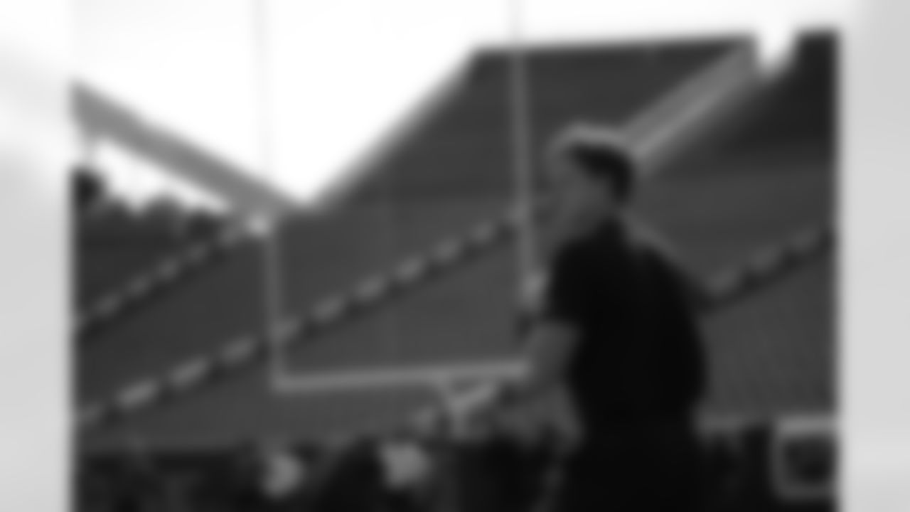 QB Joe Burrow warms up at Paycor Stadium ahead of the Bengals preseason Week 3 game against the Indianapolis Colts, Saturday, Aug. 23, 2025.