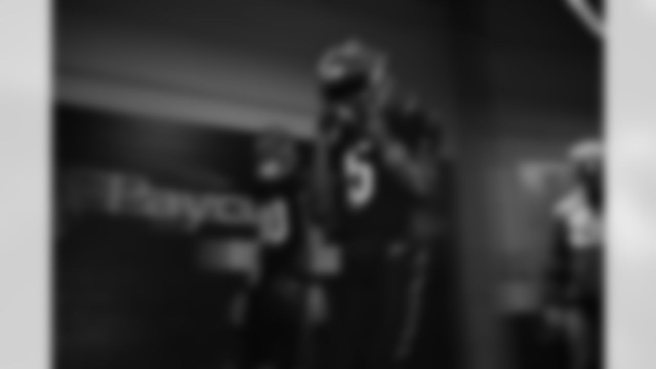 WRs Tee Higgins and Andrei Iosivas in the tunnel ahead of Week 17 against the Arizona Cardinals, Sunday, Dec. 28, 2025.