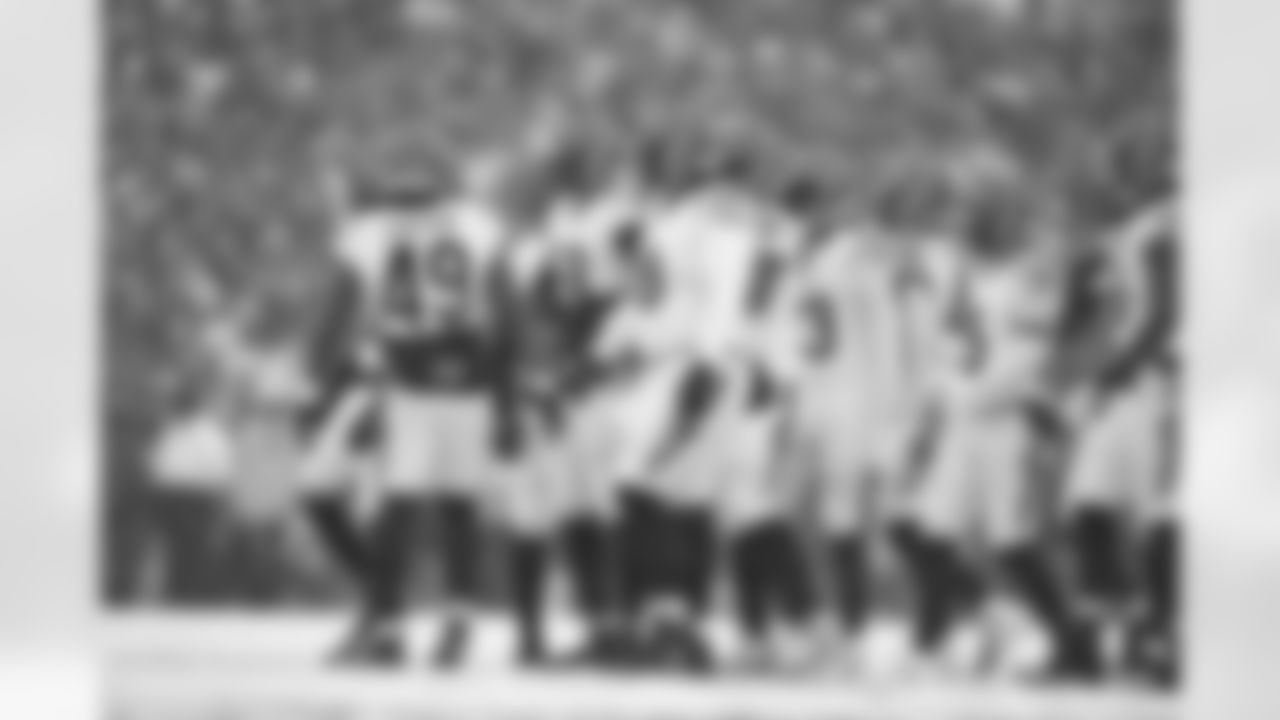 The Bengals defense presnap during Week 14 against the Buffalo Bills, Sunday, Dec. 7, 2025.