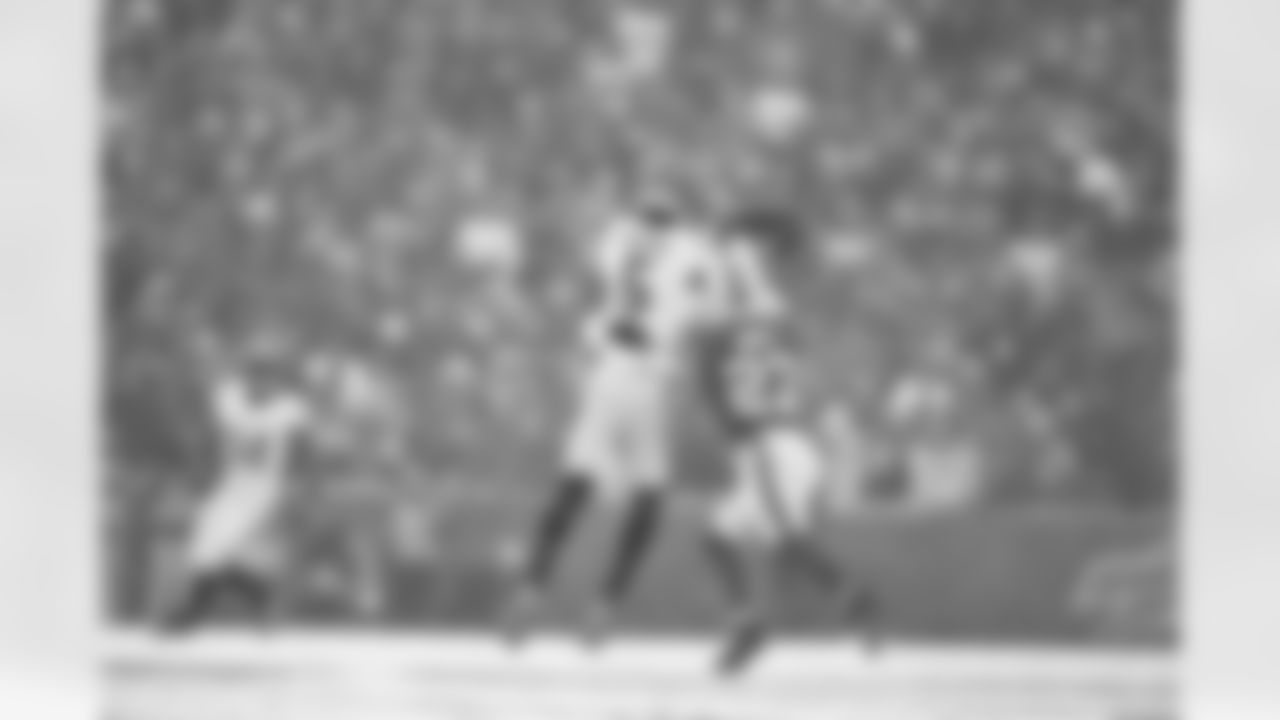 WR Tee Higgins catches a pass during Week 14 against the Buffalo Bills, Sunday, Dec. 7, 2025.