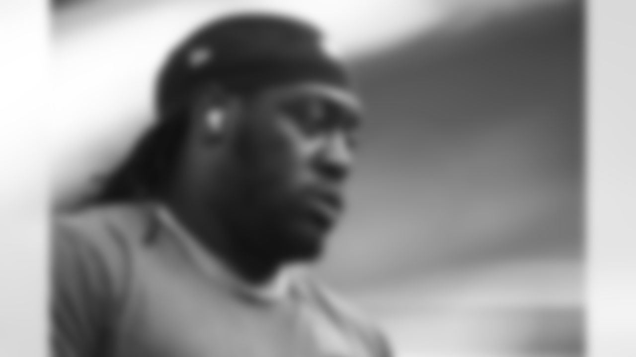DT T.J. Slaton Jr. warms up at Lincoln Financial Field ahead of the Bengals' Preseason Week 1 game against the Philadelphia Eagles, Thursday, Aug. 7, 2025.