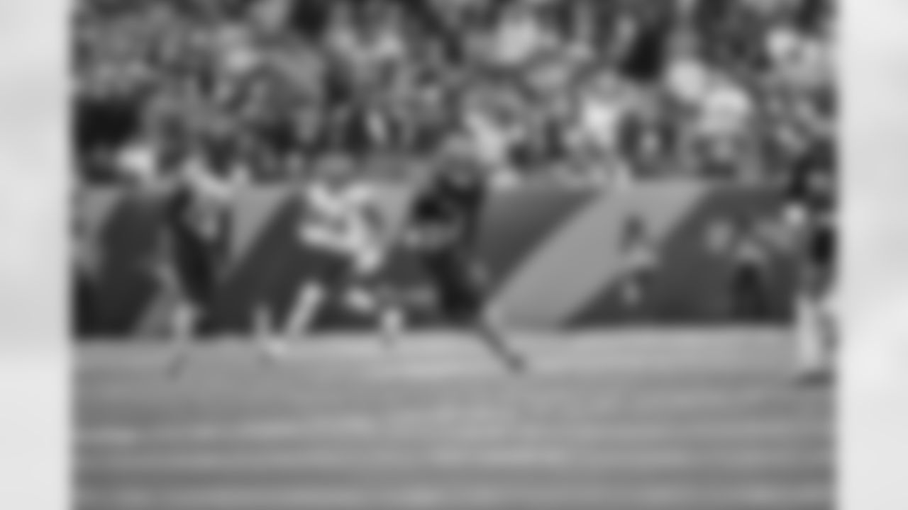 WR Ja'Marr Chase catches a pass during Week 9 against the Chicago Bears at Paycor Stadium, Sunday, Nov. 2, 2025.