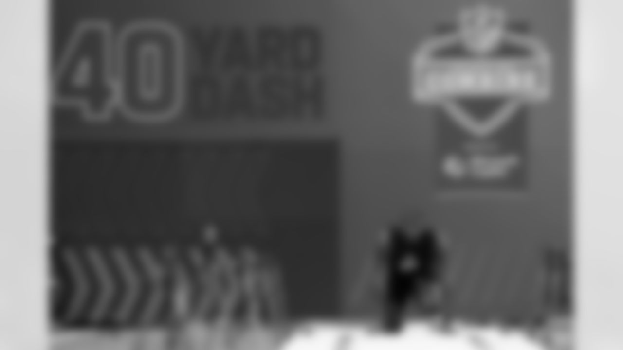 Florida defensive lineman Caleb Banks (02) runs the 40-yard dash during the 2026 NFL Scouting Combine on Thursday, February 26, 2026 in Indianapolis, Indiana. (Lauren Leigh Bacho/NFL)