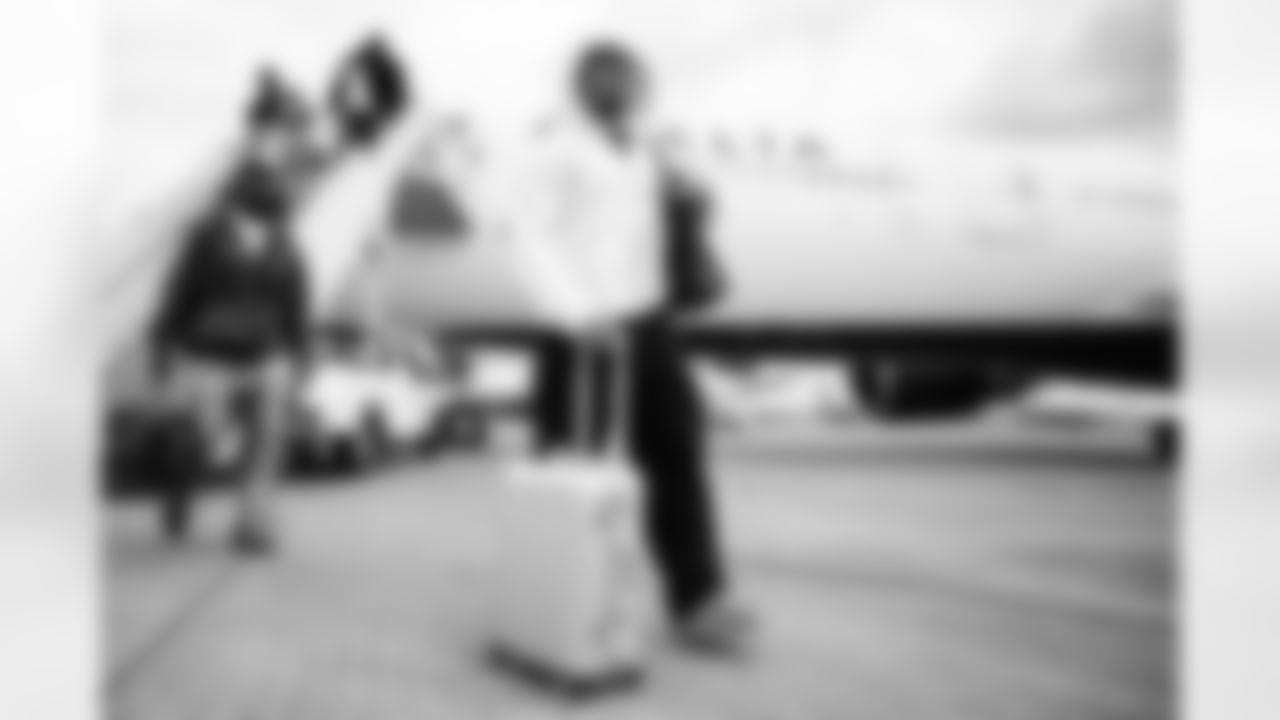 RB Chase Brown arrives in Pittsburgh ahead of Week 11 against the Steelers, Saturday, Nov. 15, 2025.