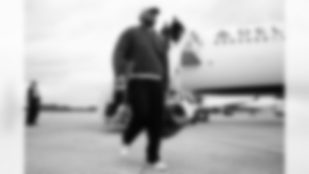 OT Orlando Brown Jr. arrives in Pittsburgh ahead of Week 11 against the Steelers, Saturday, Nov. 15, 2025.