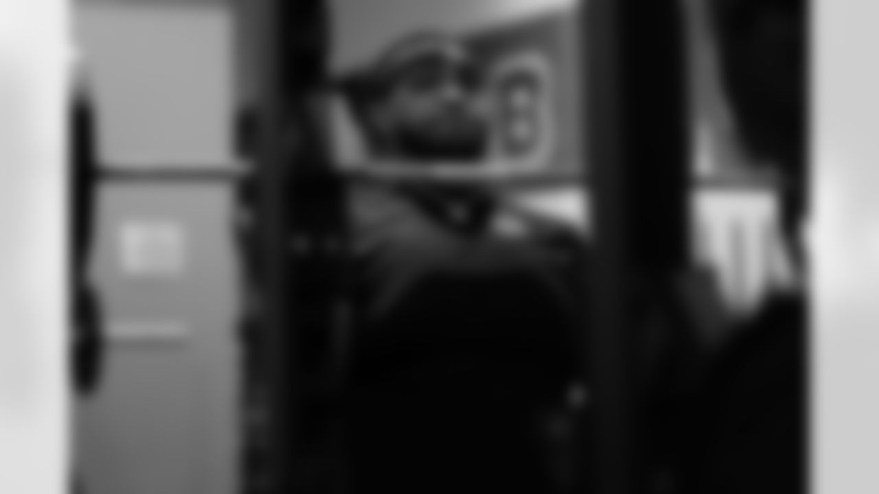 OT Orlando Brown Jr. lifts weights at Paycor Stadium during offseason training, Monday, April 21, 2025.