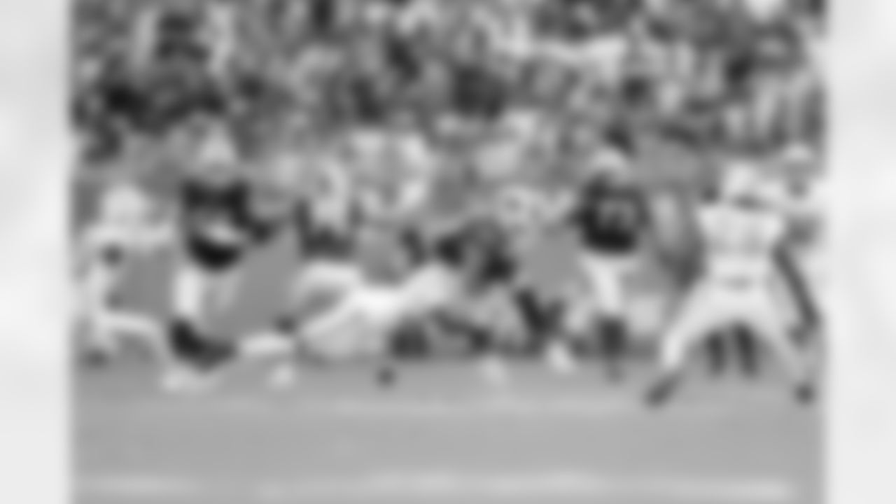 Miami Dolphins vs Buffalo Bills, Regular Season, November 09, 2025 at Hard Rock Stadium.