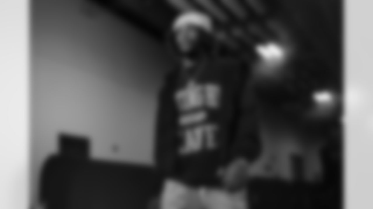 Pittsburgh Steelers vs Buffalo Bills, Regular Season, November 30, 2025 at Acrisure Stadium.