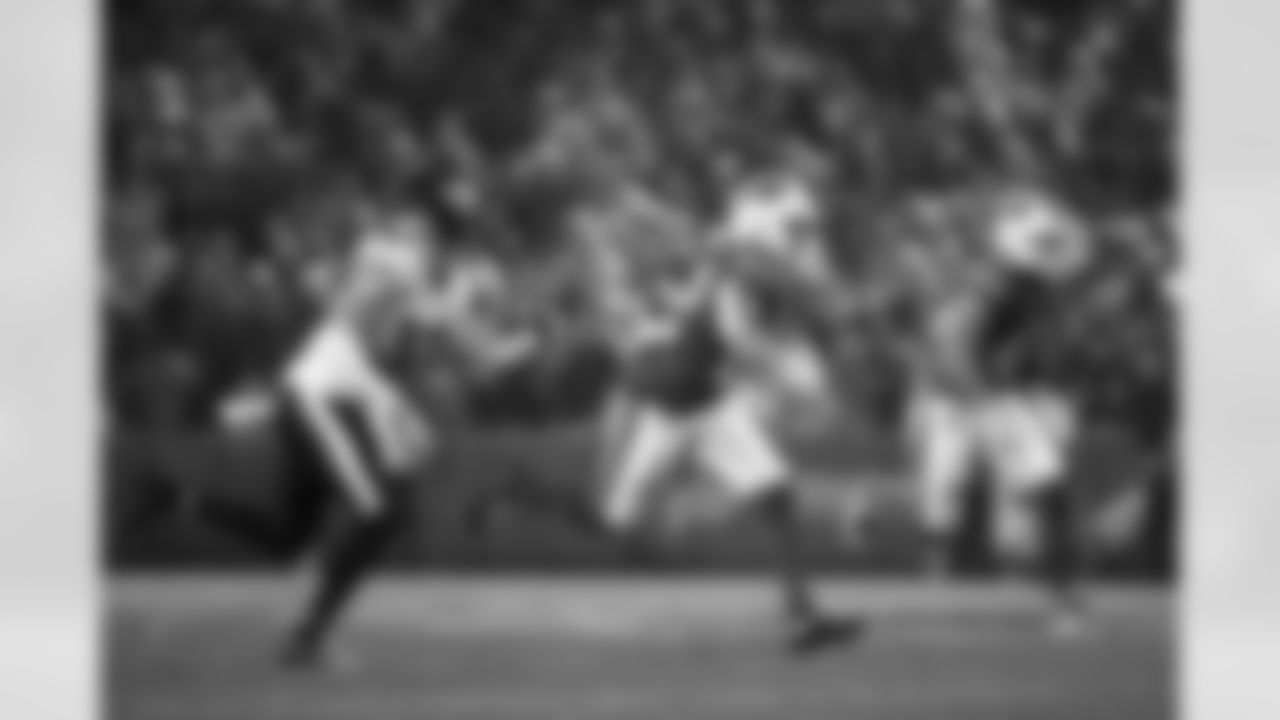 Buffalo Bills vs Philadelphia Eagles, Regular Season, December 28, 2025 at Highmark Stadium.