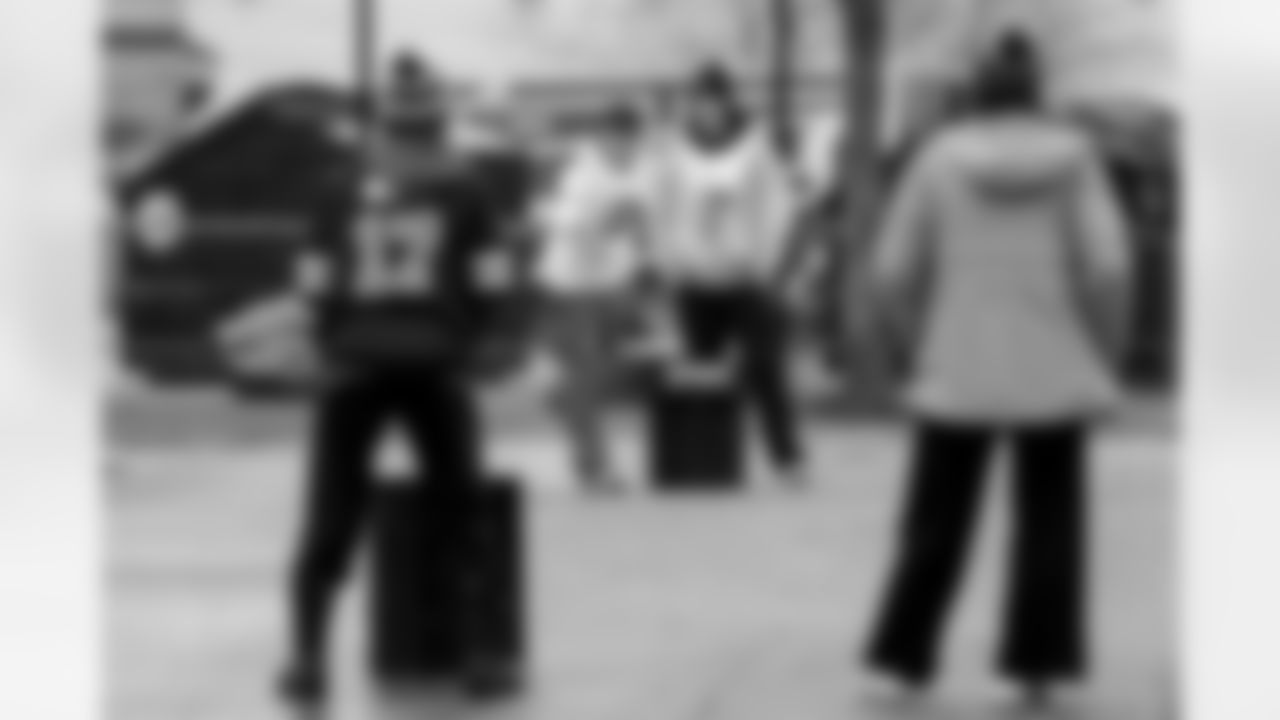 Buffalo Bills vs Philadelphia Eagles, Regular Season, December 28, 2025 at Highmark Stadium.