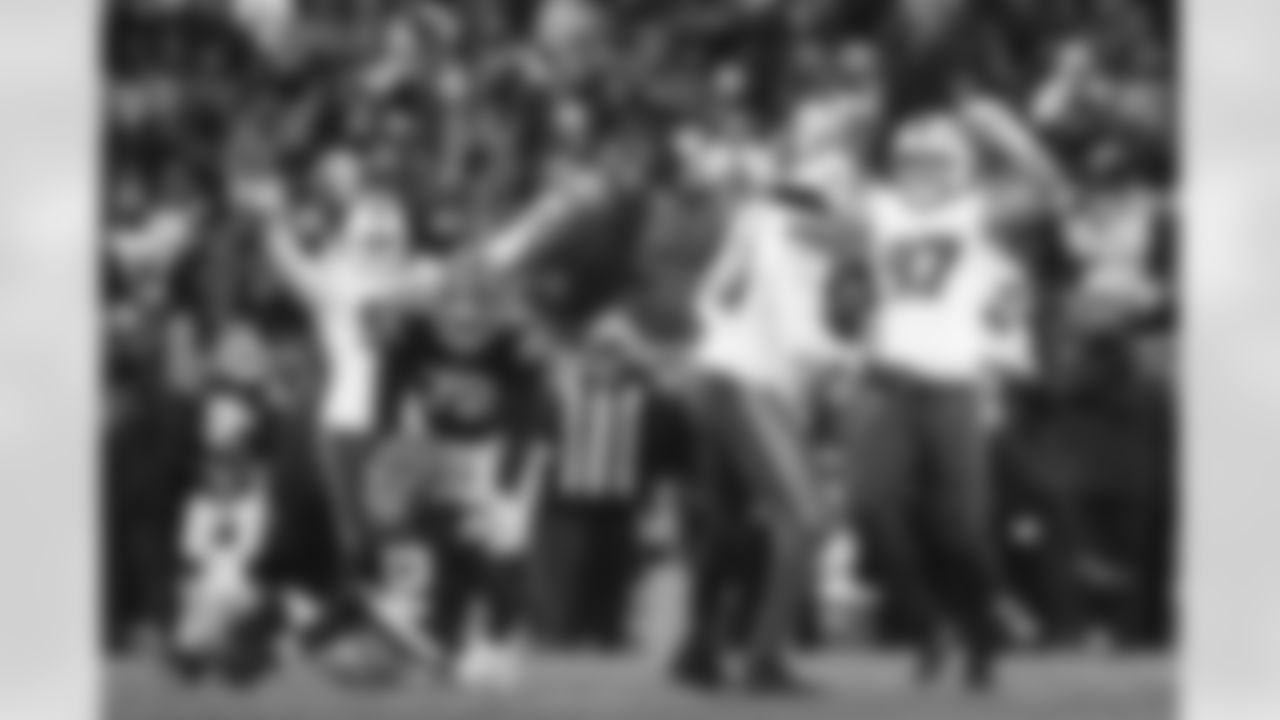 Cleveland Browns vs Buffalo Bills, Regular Season, December 21, 2025 at Huntington Bank Field.