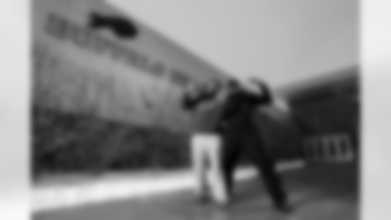 Kendrick Green (53), Phidarian Mathis (72). Buffalo Bills vs Cincinnati Bengals, Regular Season, December 07, 2025 at Highmark Stadium.