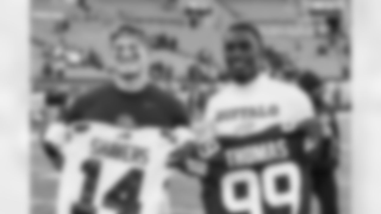 Cleveland Browns vs Buffalo Bills, Regular Season, December 21, 2025 at Huntington Bank Field.