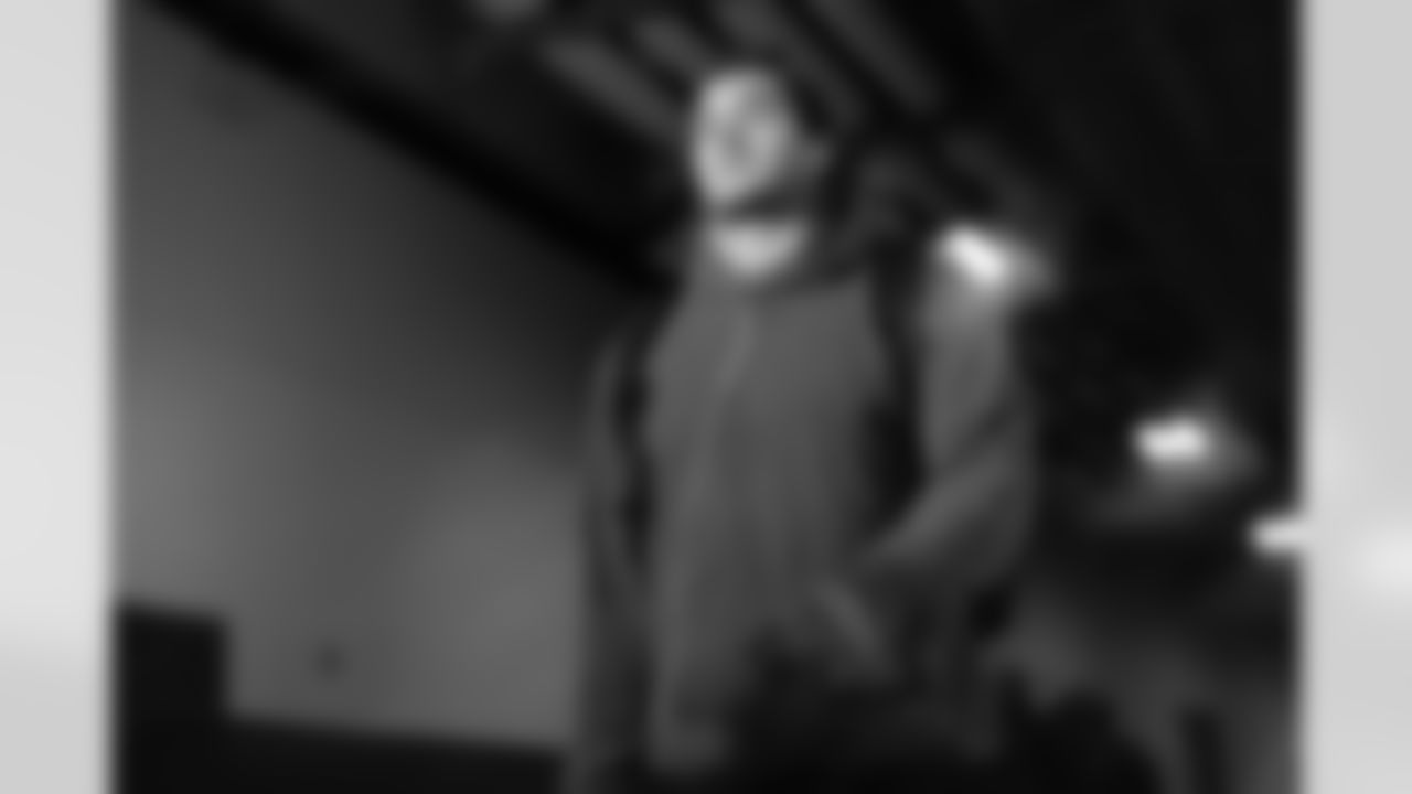 Pittsburgh Steelers vs Buffalo Bills, Regular Season, November 30, 2025 at Acrisure Stadium.