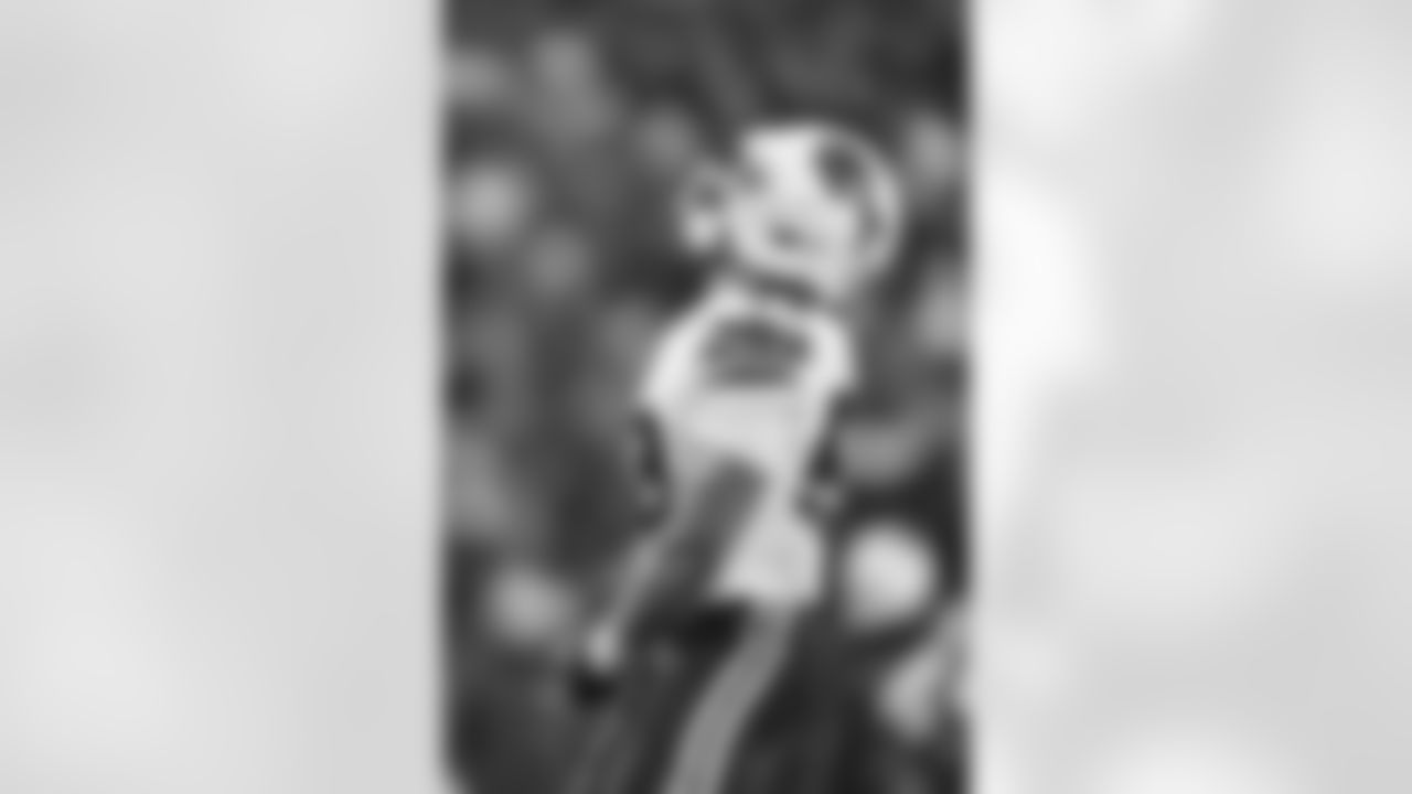 Matt Milano (58). New England Patriots vs Buffalo Bills, Regular Season, December 14, 2025 at Gillette Stadium.