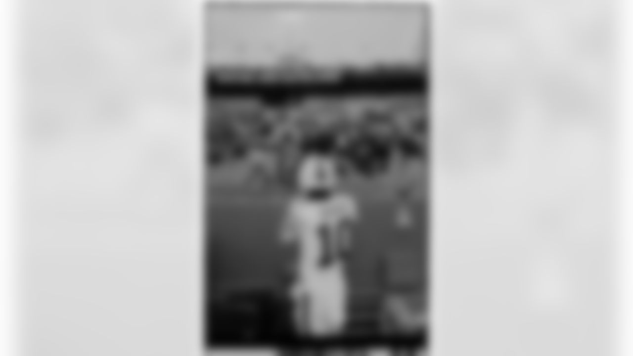 Buffalo Bills vs Tampa Bay Buccaneers, Regular Season, November 18, 2025 at Highmark Stadium.