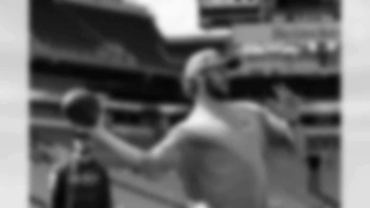 Miami Dolphins vs Buffalo Bills, Regular Season, November 09, 2025 at Hard Rock Stadium.