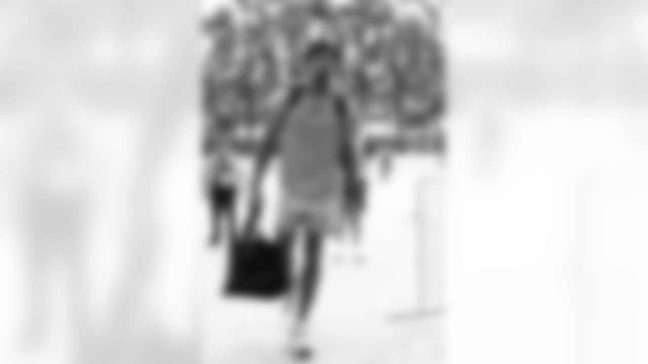 Miami Dolphins vs Buffalo Bills, Regular Season, November 09, 2025 at Hard Rock Stadium.