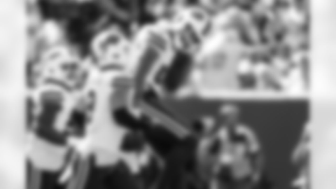 New York Jets vs Buffalo Bills, Regular Season, September 14, 2025 at Metlife Stadium.