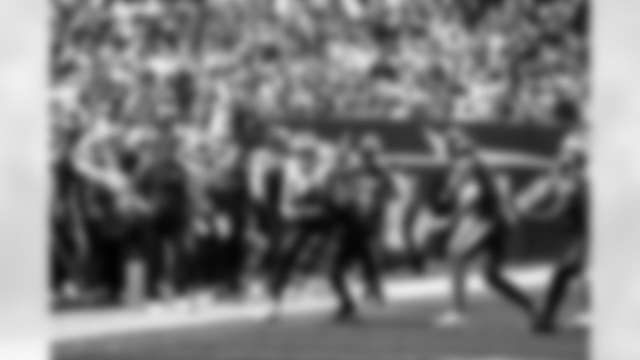 New York Jets vs Buffalo Bills, Regular Season, September 14, 2025 at Metlife Stadium.