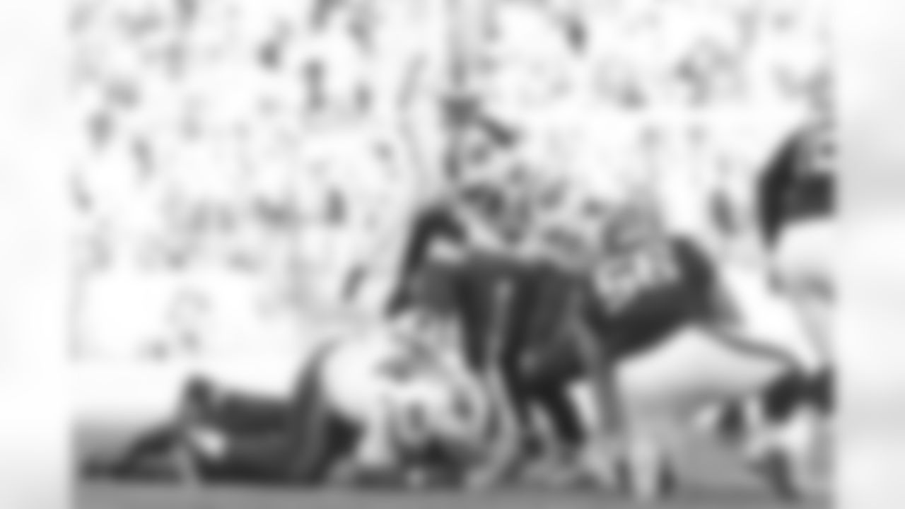 Cleveland Browns vs Buffalo Bills, Regular Season, December 21, 2025 at Huntington Bank Field.