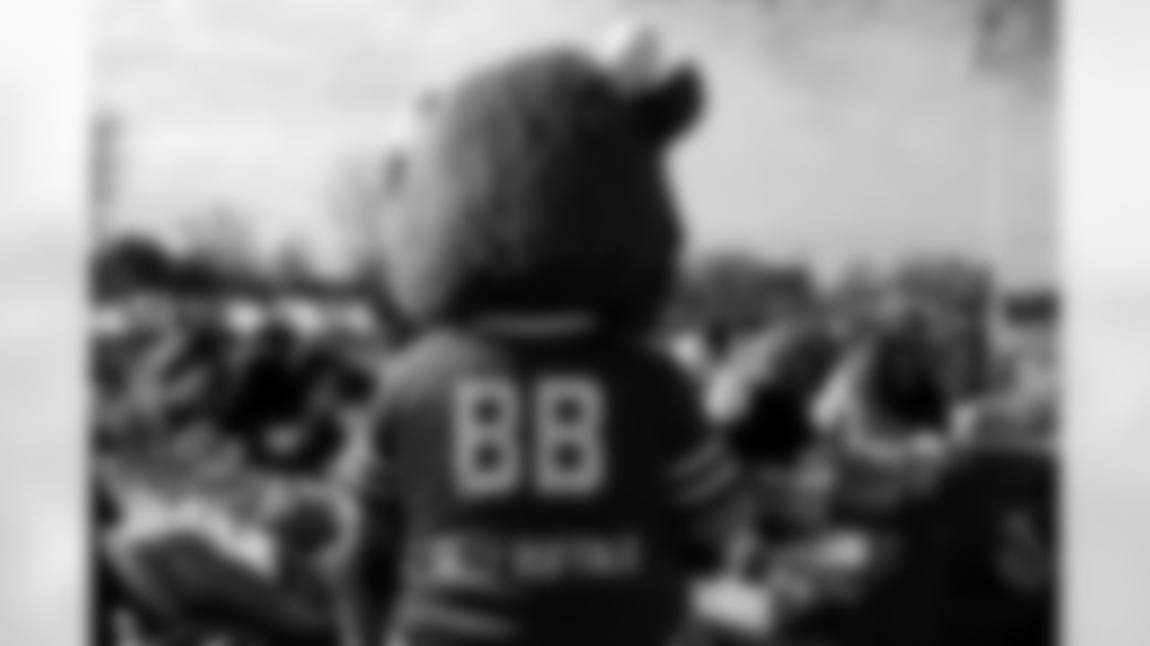 Free Mobile Food Markets, November 01, 2025 at #94 West Hertel Academy.