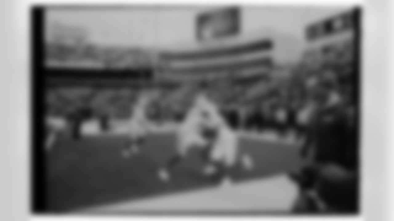 Buffalo Bills vs Tampa Bay Buccaneers, Regular Season, November 17, 2025 at Highmark Stadium.