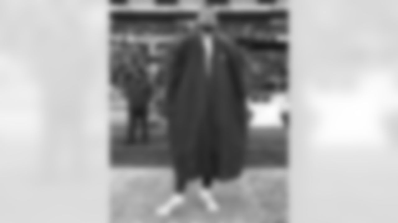 New England Patriots vs Buffalo Bills, Regular Season, December 14, 2025 at Gillette Stadium.