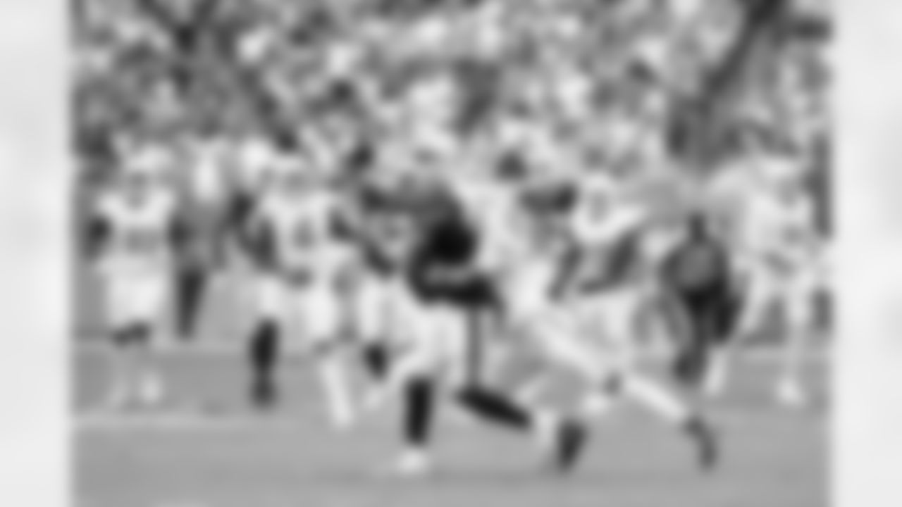 Miami Dolphins vs Buffalo Bills, Regular Season, November 09, 2025 at Hard Rock Stadium.