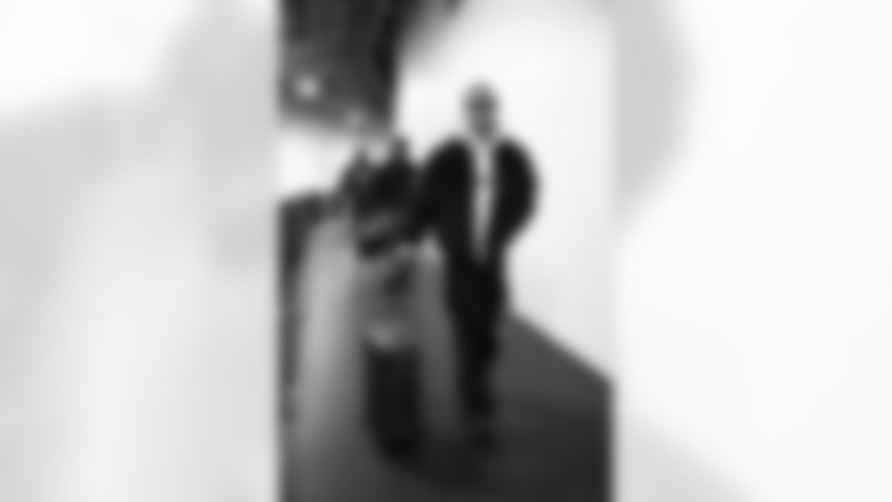 Pittsburgh Steelers vs Buffalo Bills, Regular Season, November 30, 2025 at Acrisure Stadium.