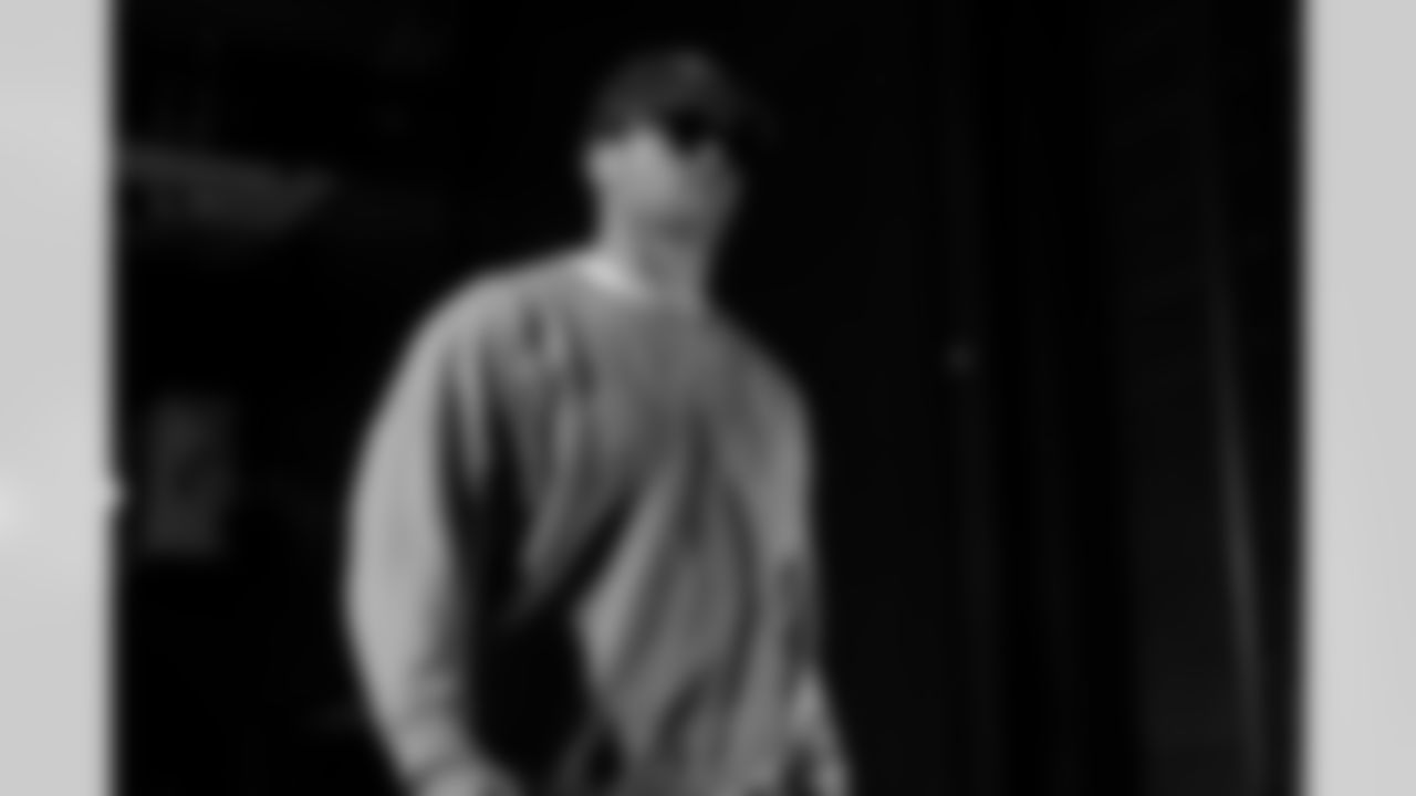 /Spencer Brown (79). New England Patriots vs Buffalo Bills, Regular Season, December 14, 2025 at Gillette Stadium.