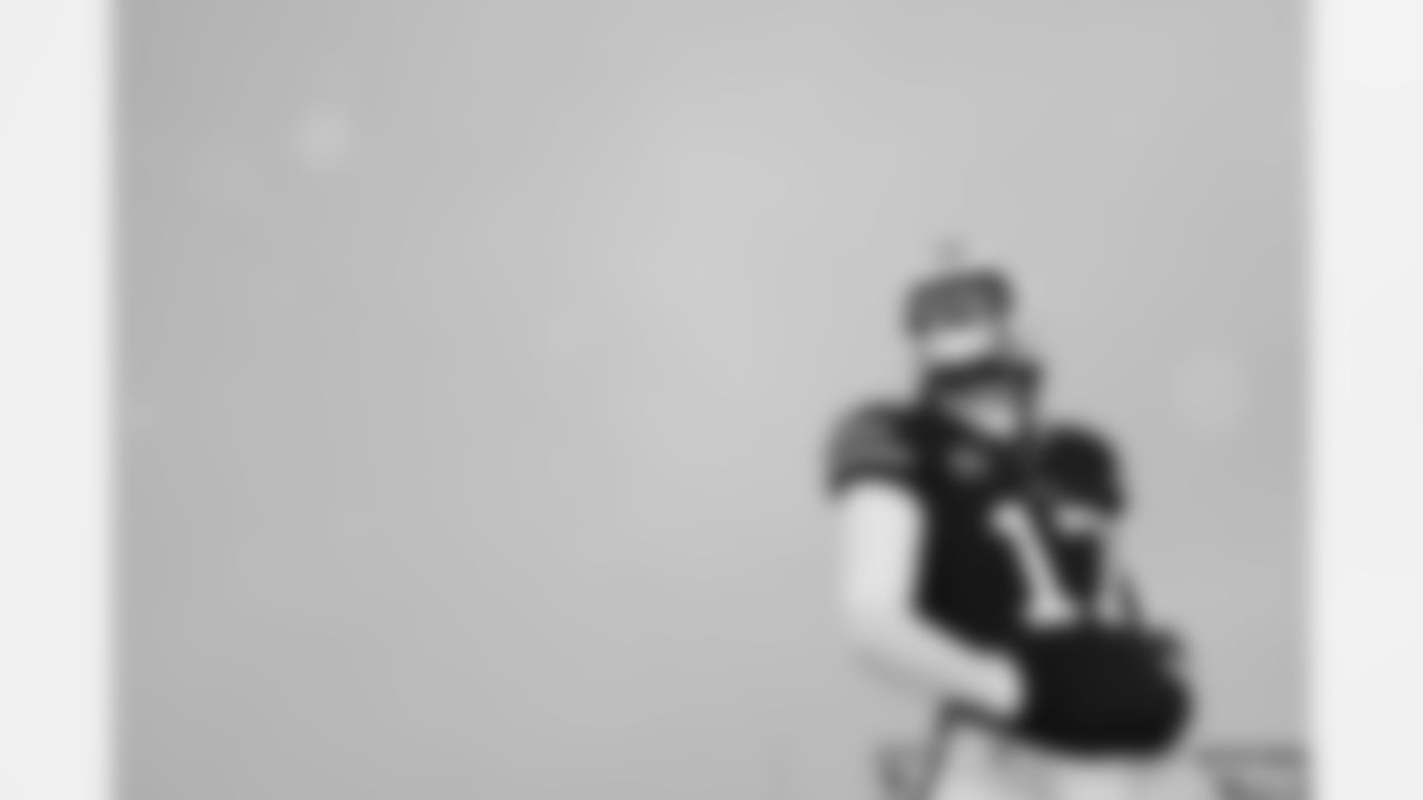 Josh Allen (17). Buffalo Bills vs Cincinnati Bengals, Regular Season, December 07, 2025 at Highmark Stadium.