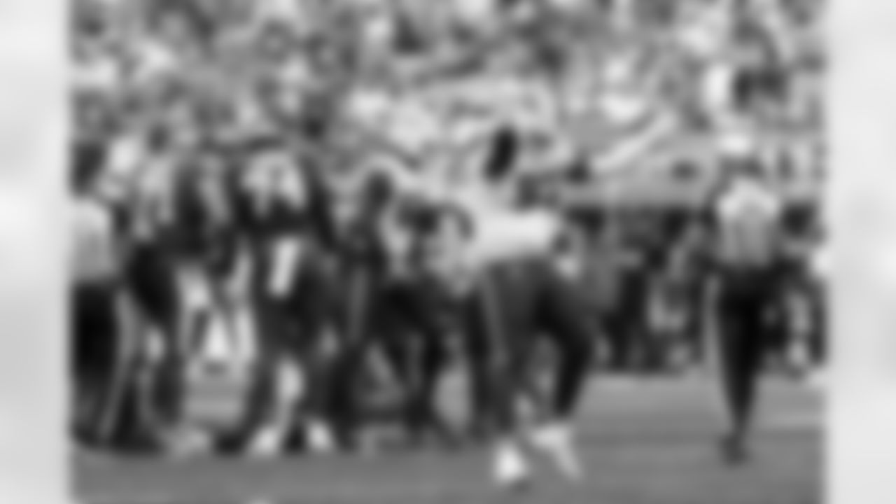 New York Jets vs Buffalo Bills, Regular Season, September 14, 2025 at Metlife Stadium.