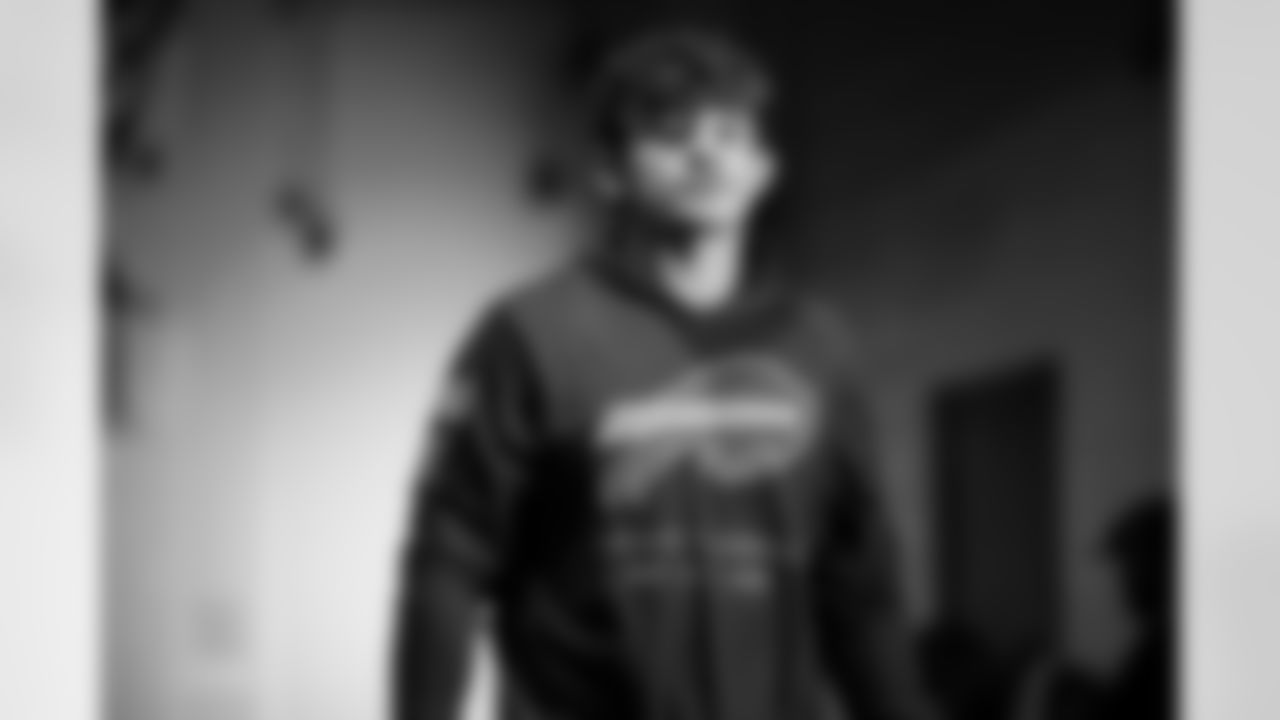 Miami Dolphins vs Buffalo Bills, Regular Season, November 09, 2025 at Hard Rock Stadium.