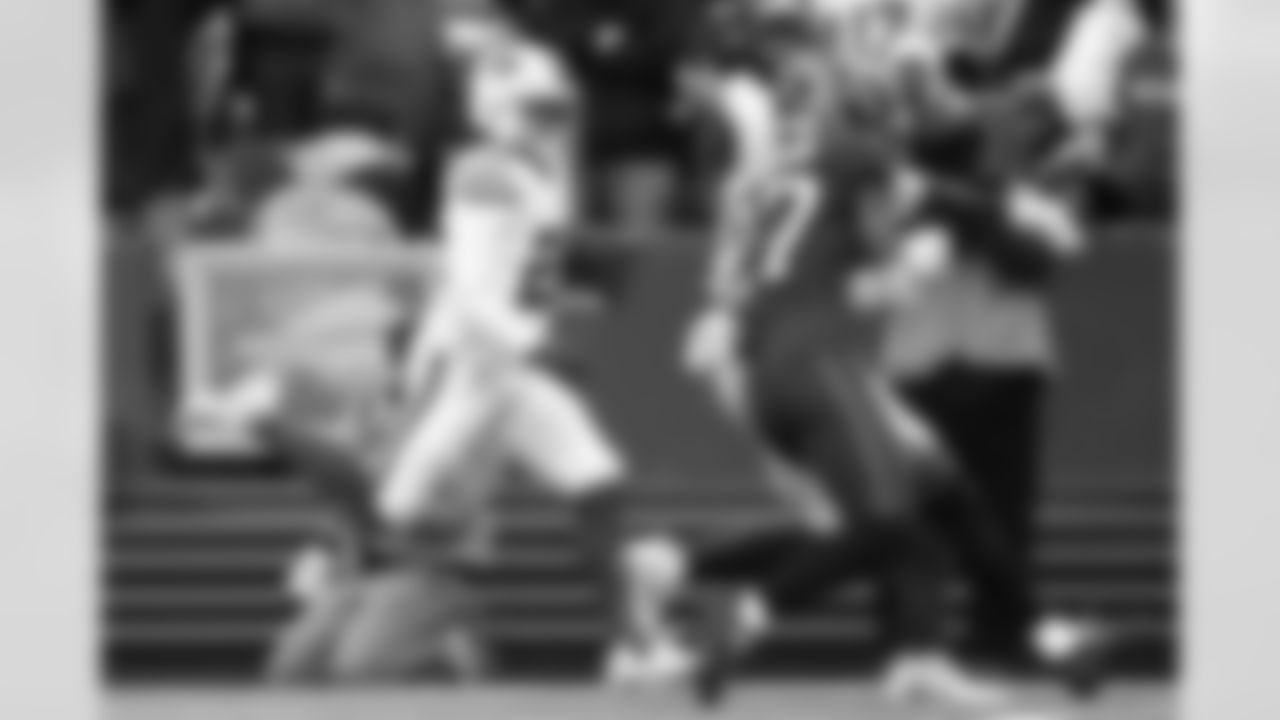 Buffalo Bills vs Tampa Bay Buccaneers, Regular Season, November 16, 2025 at Highmark Stadium.