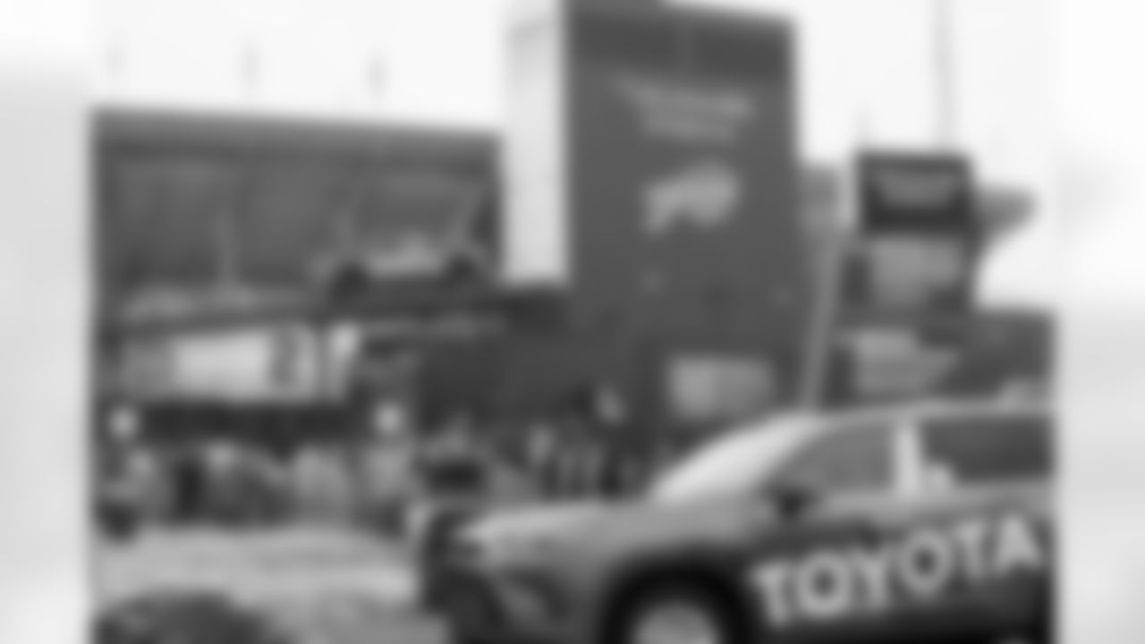 Buffalo Bills vs Philadelphia Eagles, Regular Season, December 28, 2025 at Highmark Stadium.