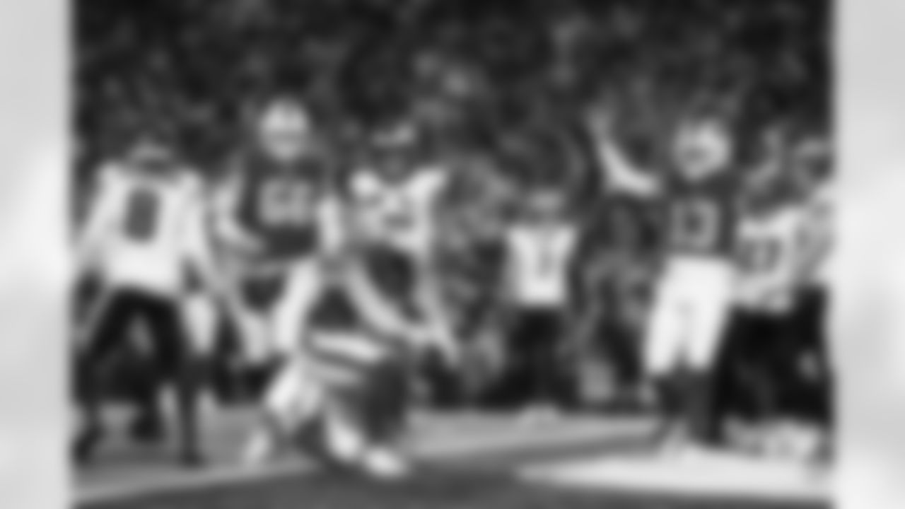 Buffalo Bills vs Philadelphia Eagles, Regular Season, December 28, 2025 at Highmark Stadium.