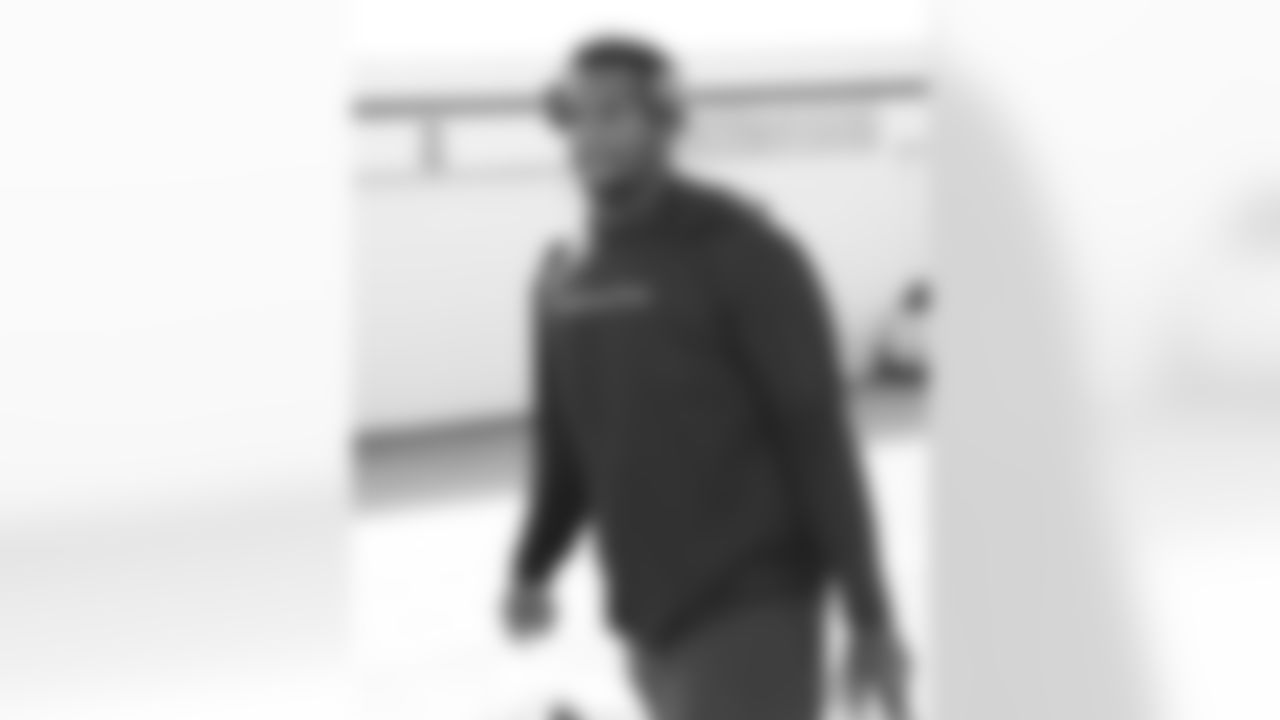 Deone Walker (96). Buffalo Bills Travel to Miami, November 08, 2025 at Buffalo Niagara International Airport.