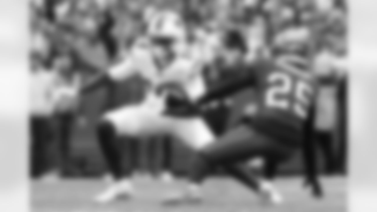 Buffalo Bills vs Tampa Bay Buccaneers, Regular Season, November 16, 2025 at Highmark Stadium.