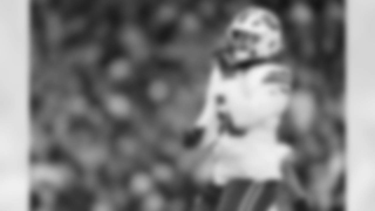 Cleveland Browns vs Buffalo Bills, Regular Season, December 21, 2025 at Huntington Bank Field.