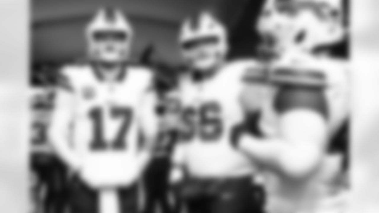 Pittsburgh Steelers vs Buffalo Bills, Regular Season, November 30, 2025 at Acrisure Stadium.