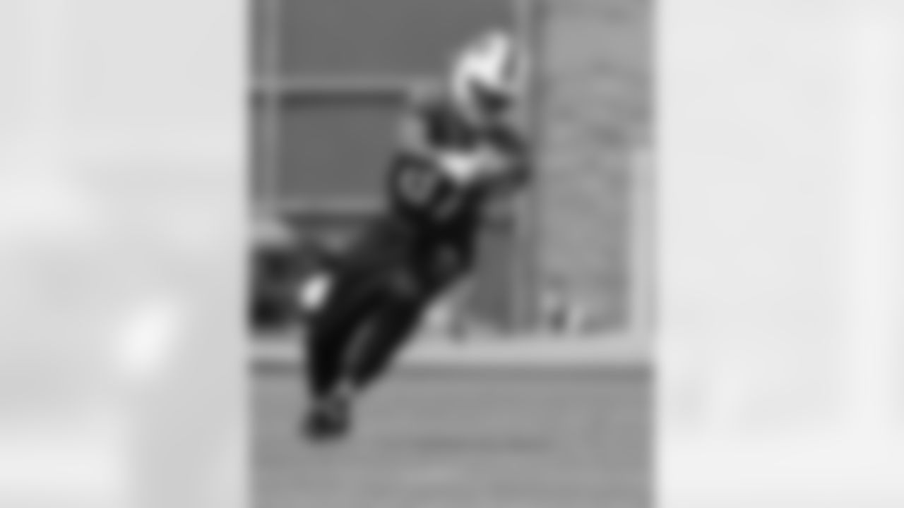 Kelly Akharaiyi (87). Buffalo Bills Mandatory Minicamp, June 11, 2025 at the Buffalo Bills Training Center.