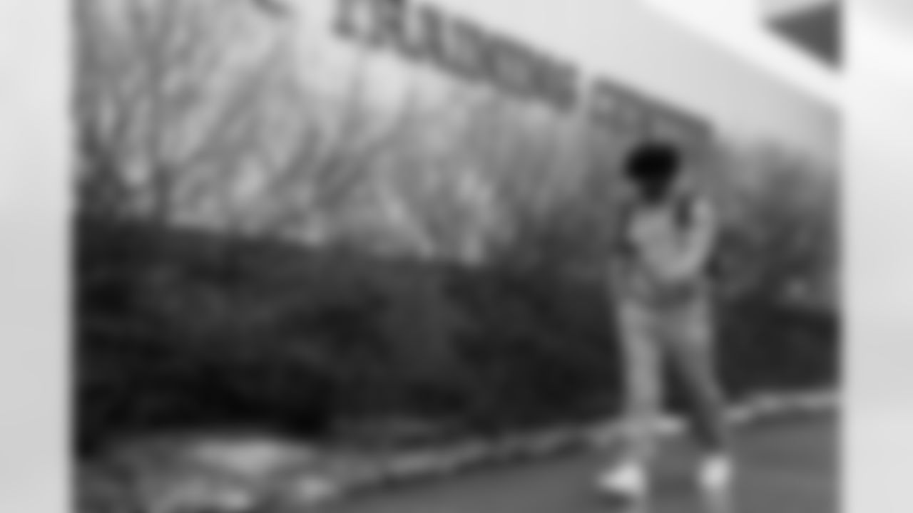 Buffalo Bills vs Philadelphia Eagles, Regular Season, December 28, 2025 at Highmark Stadium.