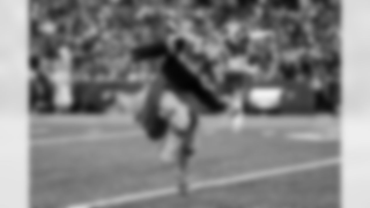 Buffalo Bills vs Tampa Bay Buccaneers, Regular Season, November 16, 2025 at Highmark Stadium.