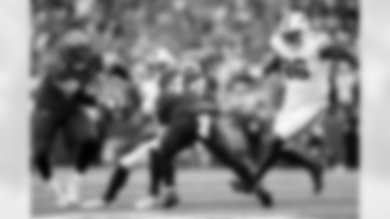 Buffalo Bills vs Tampa Bay Buccaneers, Regular Season, November 16, 2025 at Highmark Stadium.