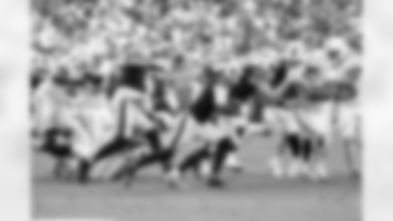 Miami Dolphins vs Buffalo Bills, Regular Season, November 09, 2025 at Hard Rock Stadium.